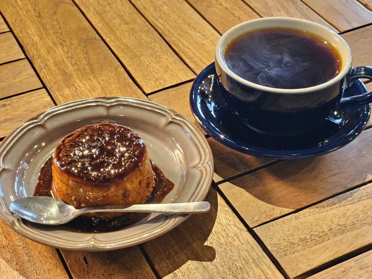 BAKU Coffee Roasters 莫珈琲焙煎所でコーヒーとプリンを