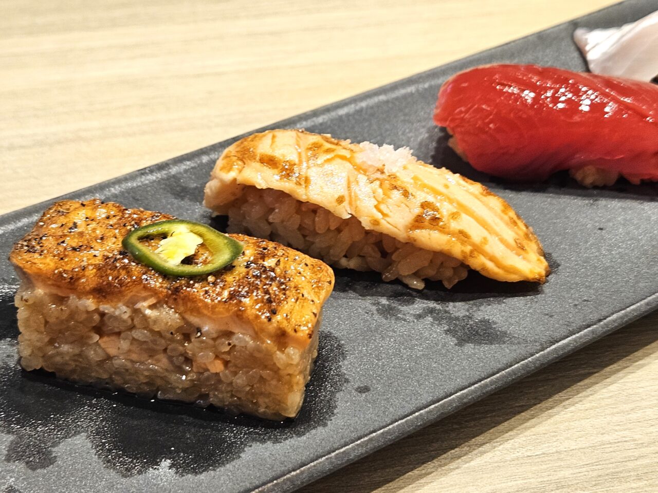 Aburi TORA -熟成鮨と炙り鮨- 豊洲店がオープン