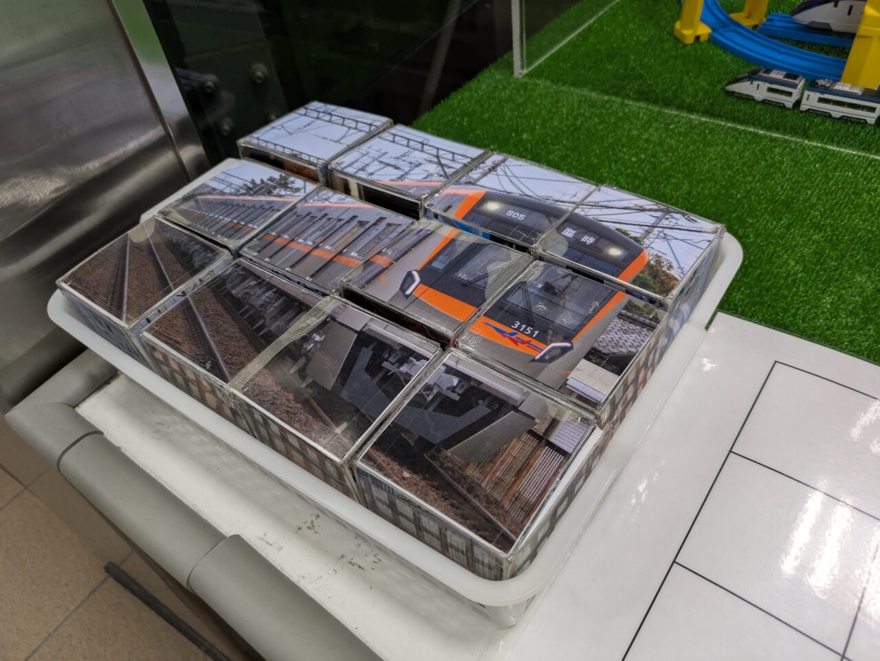 京成八幡駅のプラレールコーナーにパズルが登場