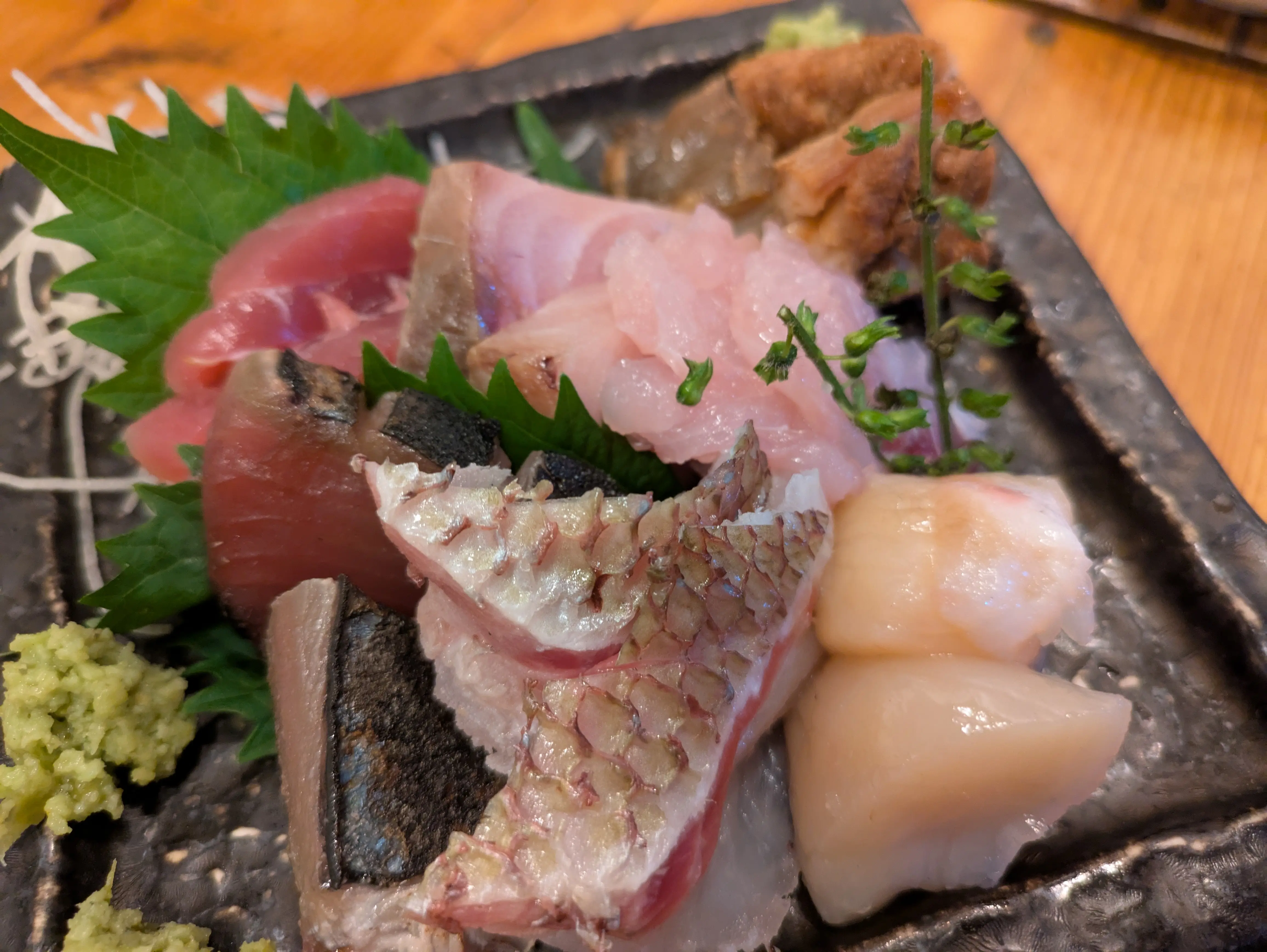 サカバ食堂大漁一家の刺身盛り合わせ