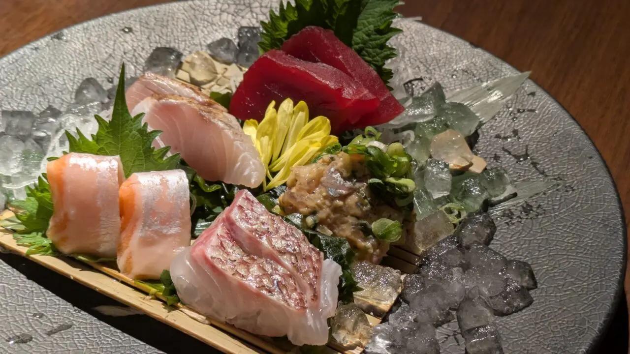 こだわりもん一家本八幡店の刺身盛り合わせ