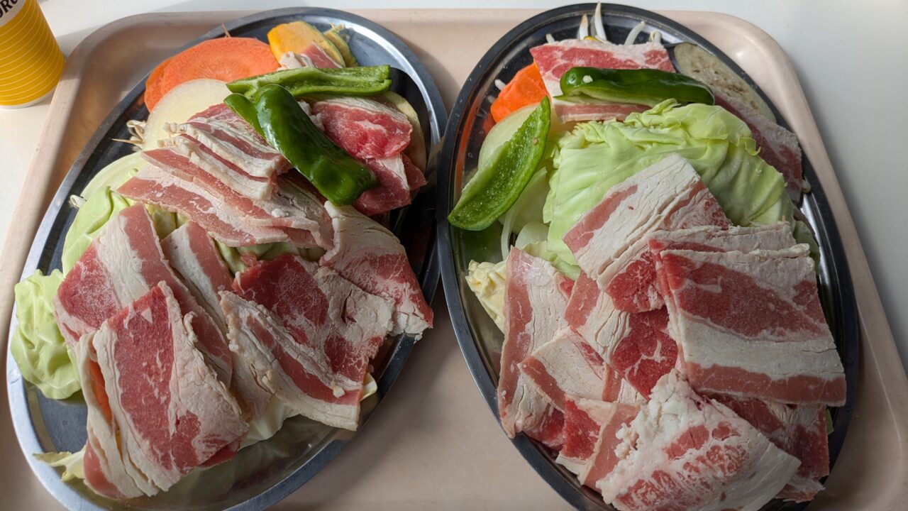 ふなばしアンデルセン公園のレストランメルヘンのバーベキューの牛肉と野菜セット