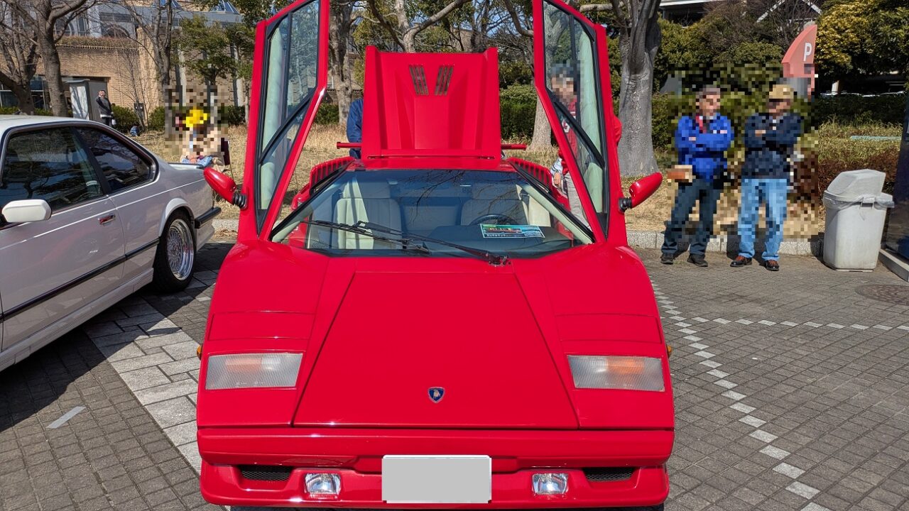 クラシックカー・スポーツカーin 科学館の展示ランボルギーニ