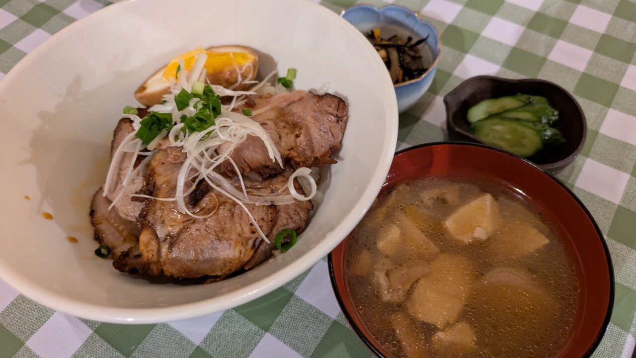 富田屋食堂の焼豚丼