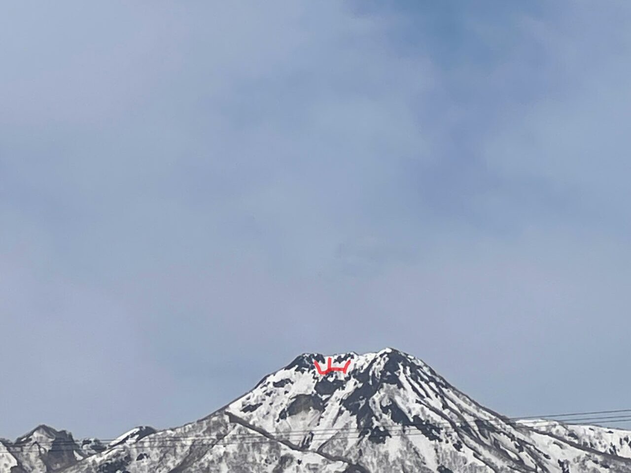 妙高山の雪形「山」の字