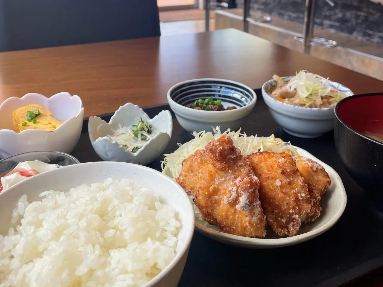 よんまる。の定食