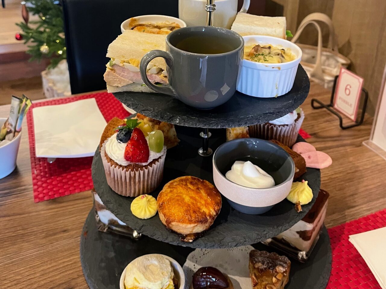 FORBLE（フォーブル）の「秋の恵みを満喫するアフタヌーンティー」