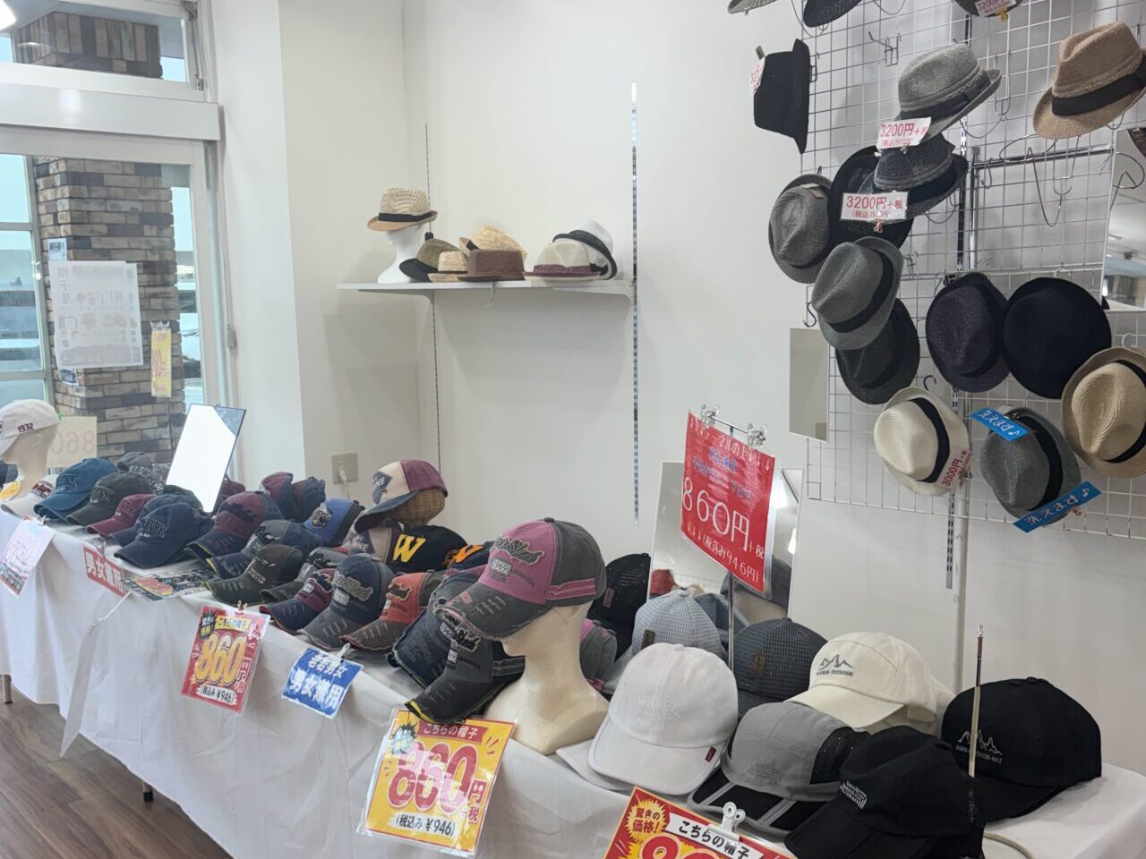 パティオに期間限定で帽子専門店「帽子屋 SILVER WOOD」が出店中！