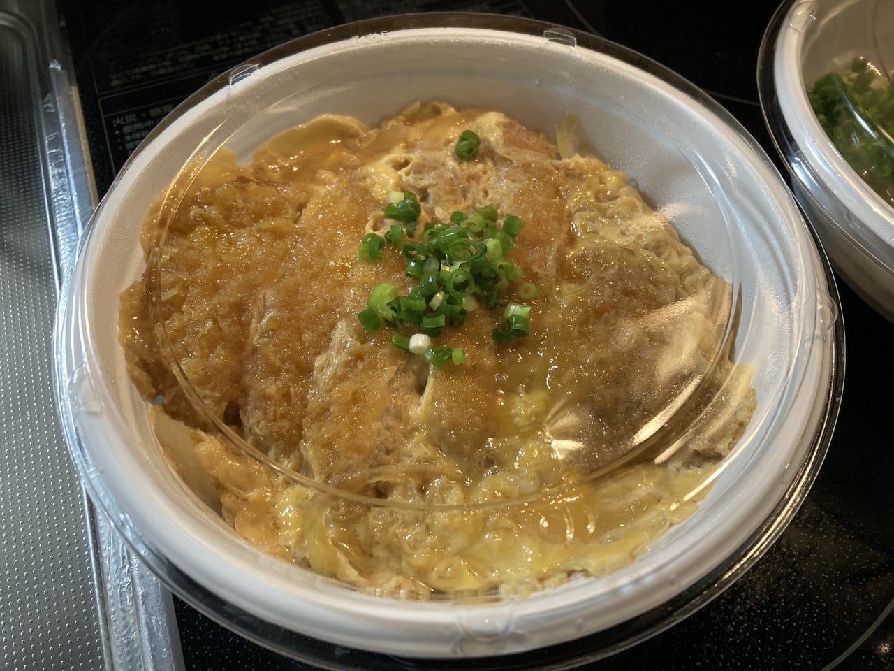 まねき湖山店でテイクアウトしたかつ丼