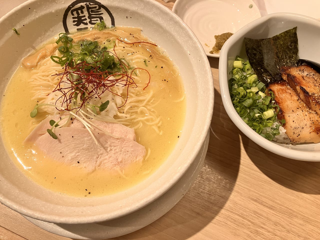 鶏白湯ラーメン