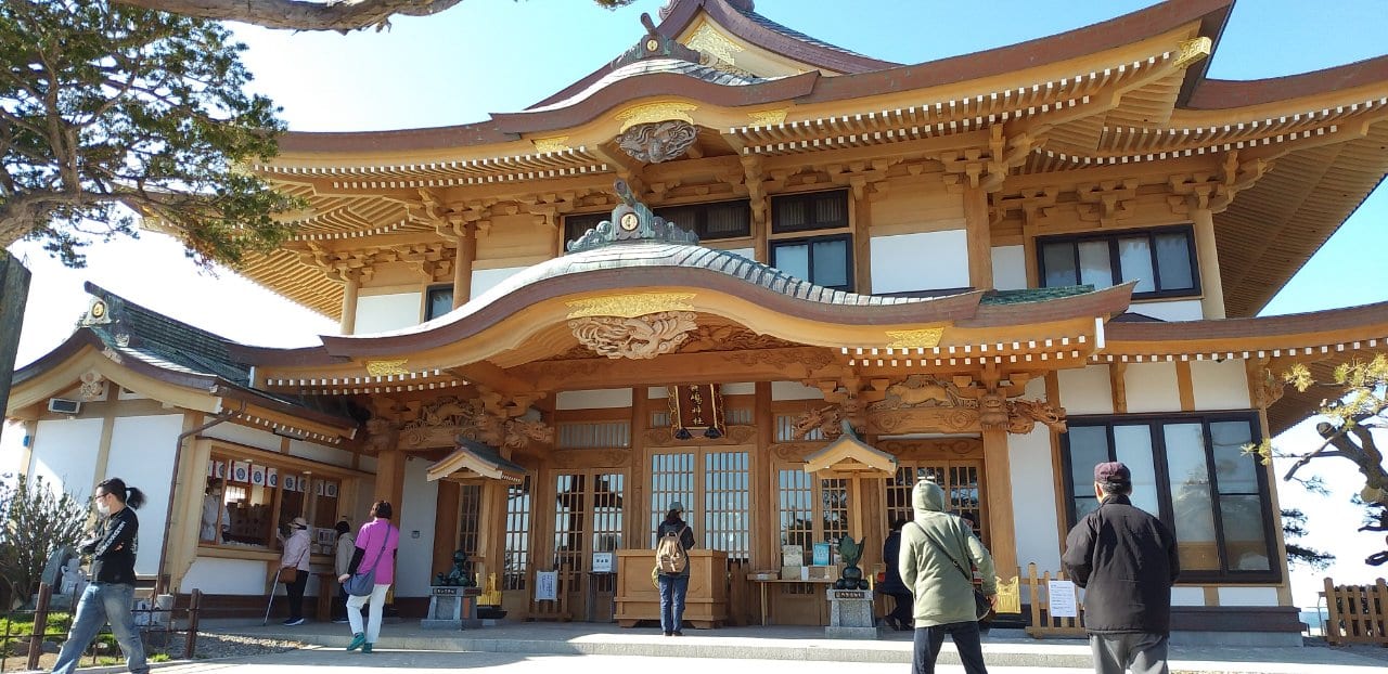 蕪島神社本殿