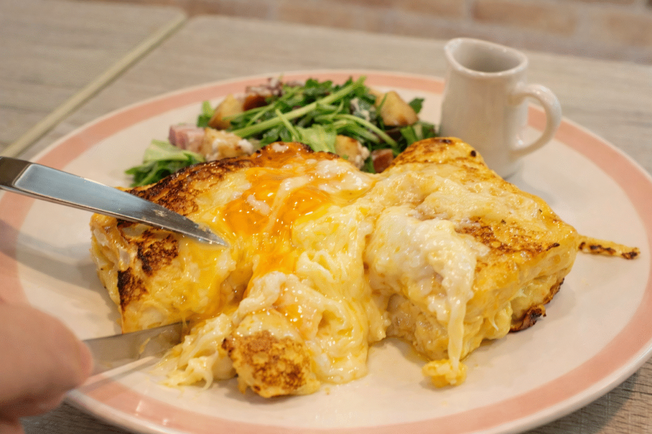 禁断のとろけ落ちクアトロチーズフレンチトースト