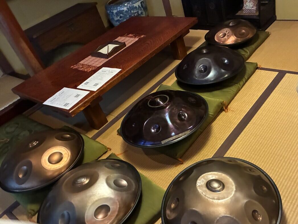 泉大津市】二田町の古民家で珍しい楽器 「ハンドパン」のサークルが