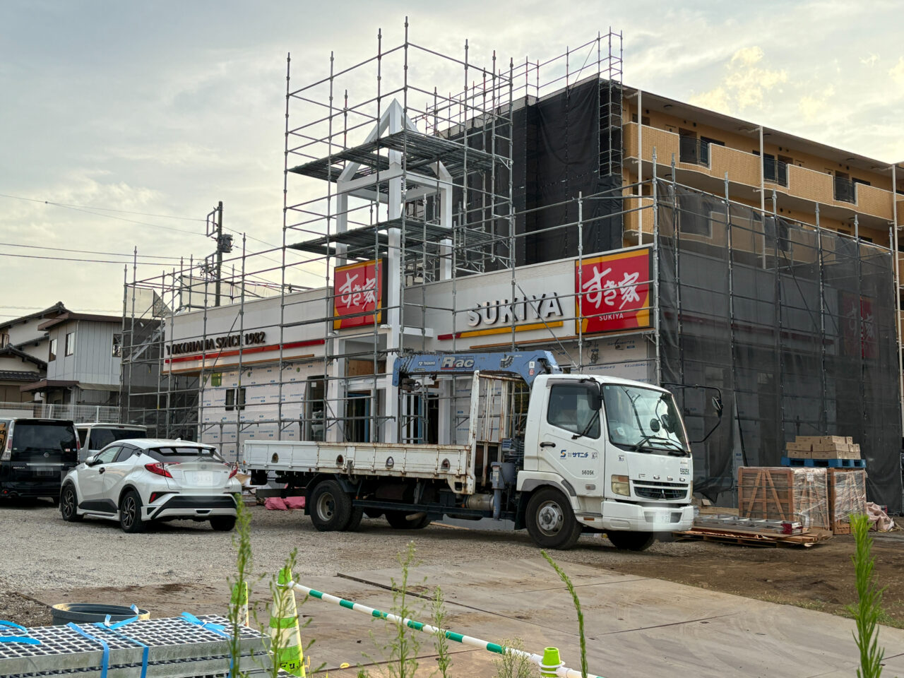 すき家　町田根岸店　工事中外観