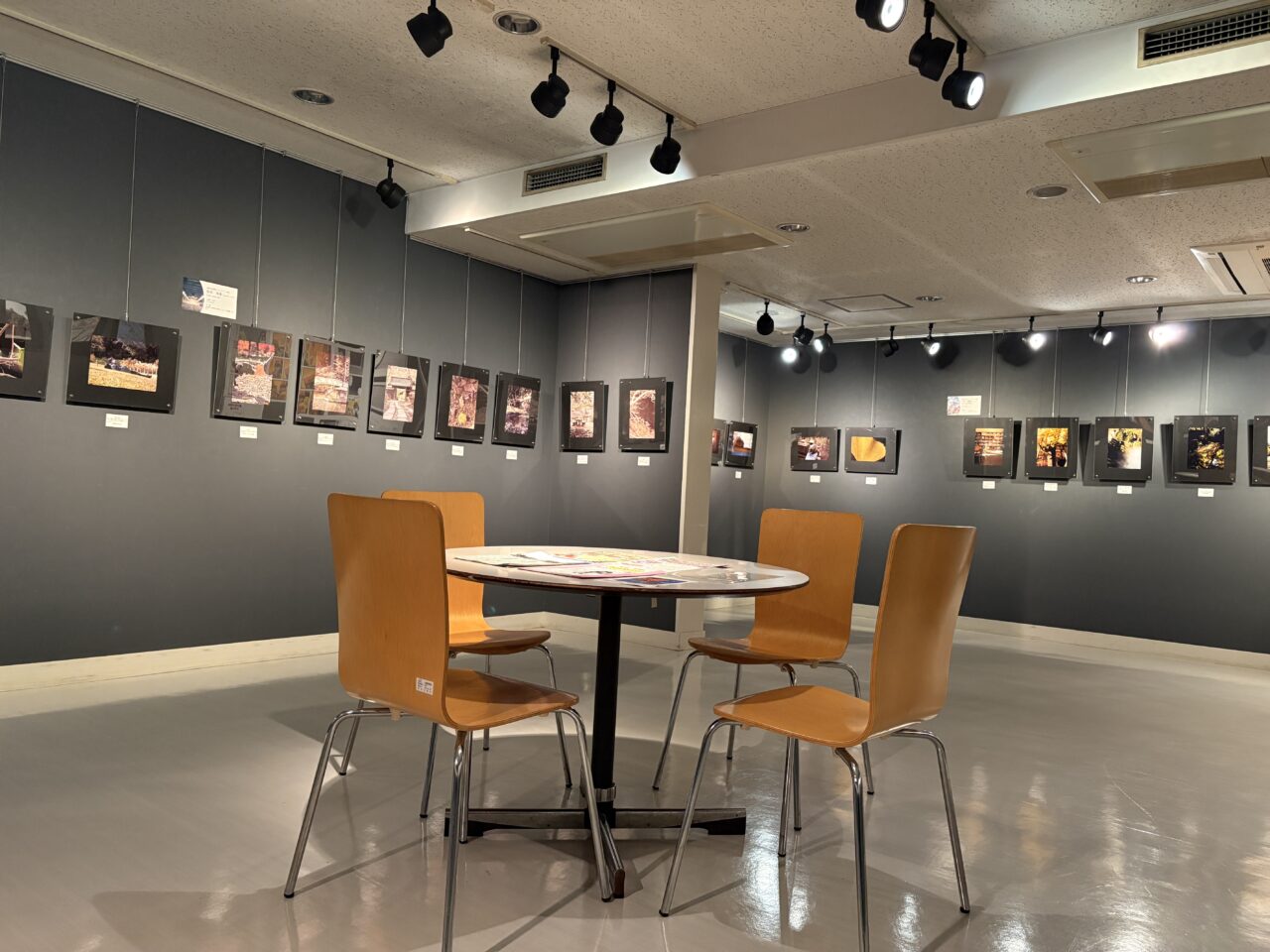 町田市フォトサロン　展示室