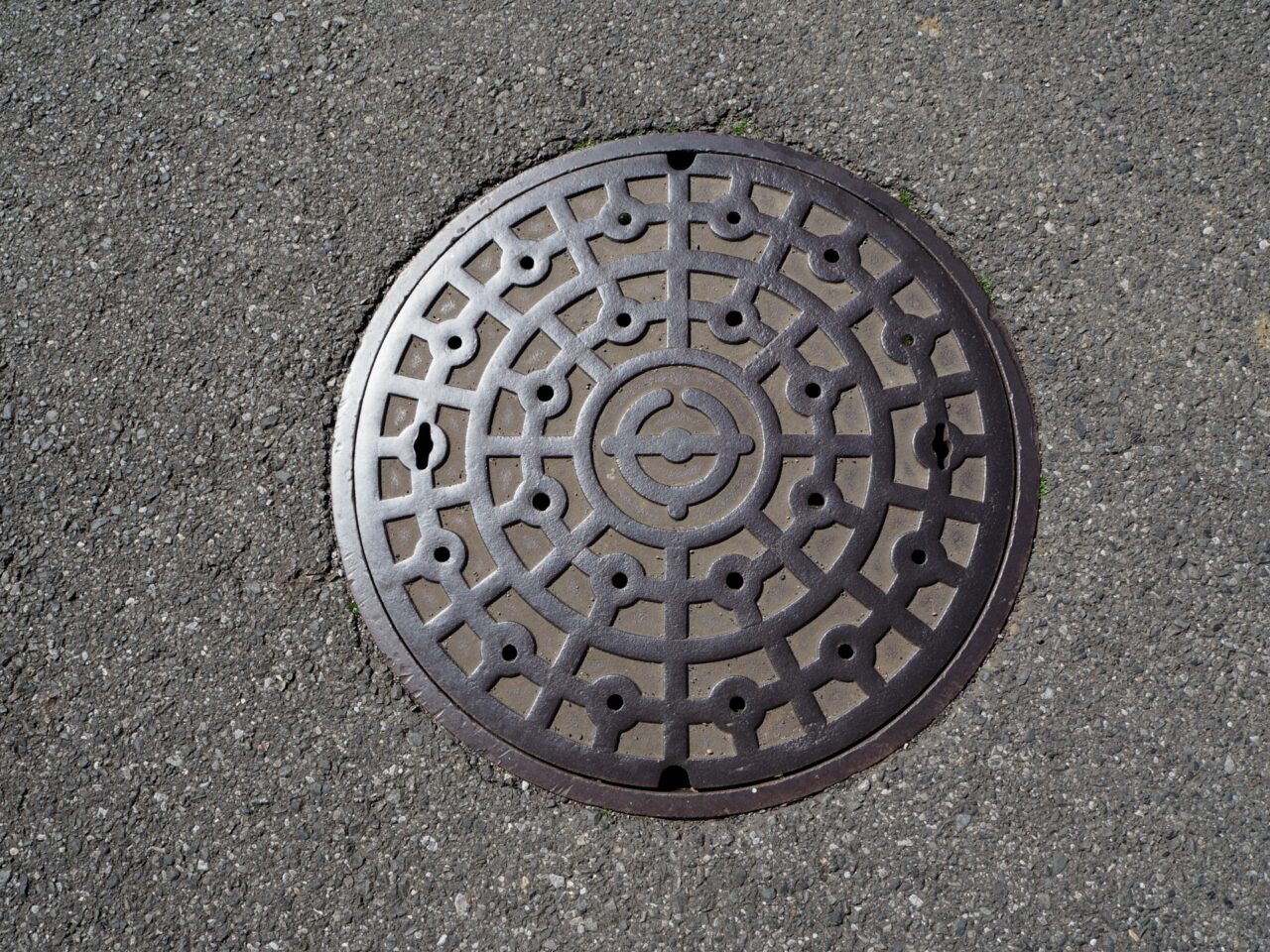 マンホール