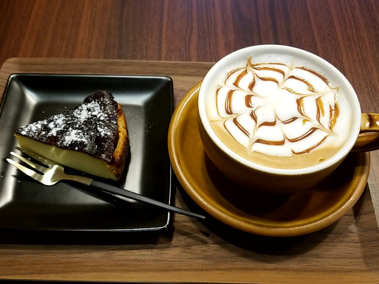 ONE＆Only cafe　バスクチーズケーキドリンクセット