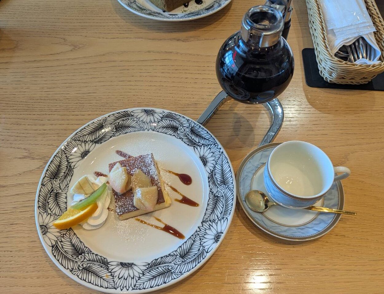 葉せん　りんご添えチーズケーキ
