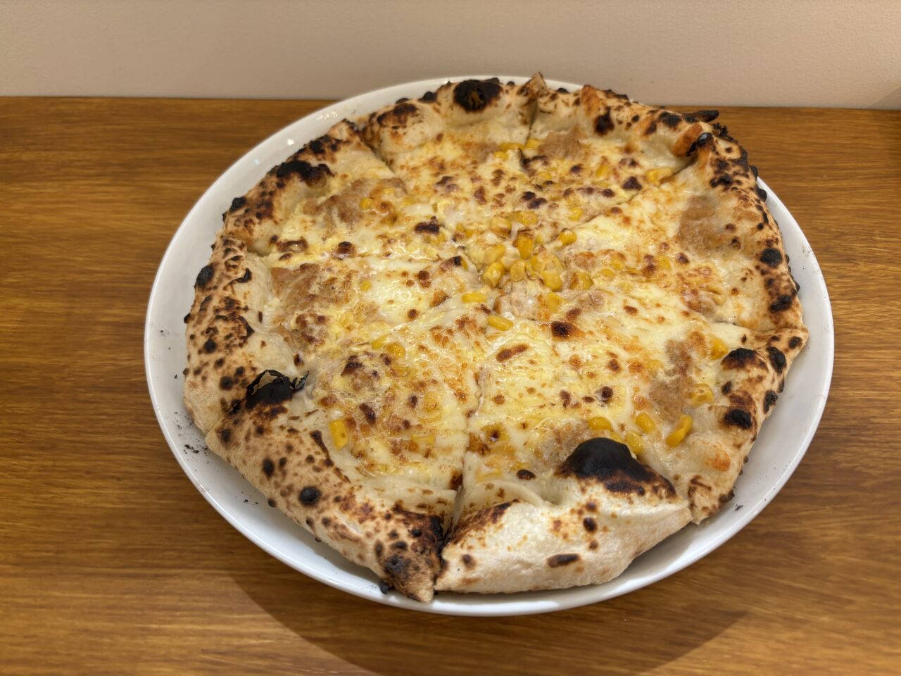 ワナビー　ピザ実食