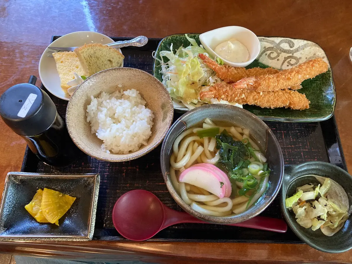 168食堂カフェエビフライ定食