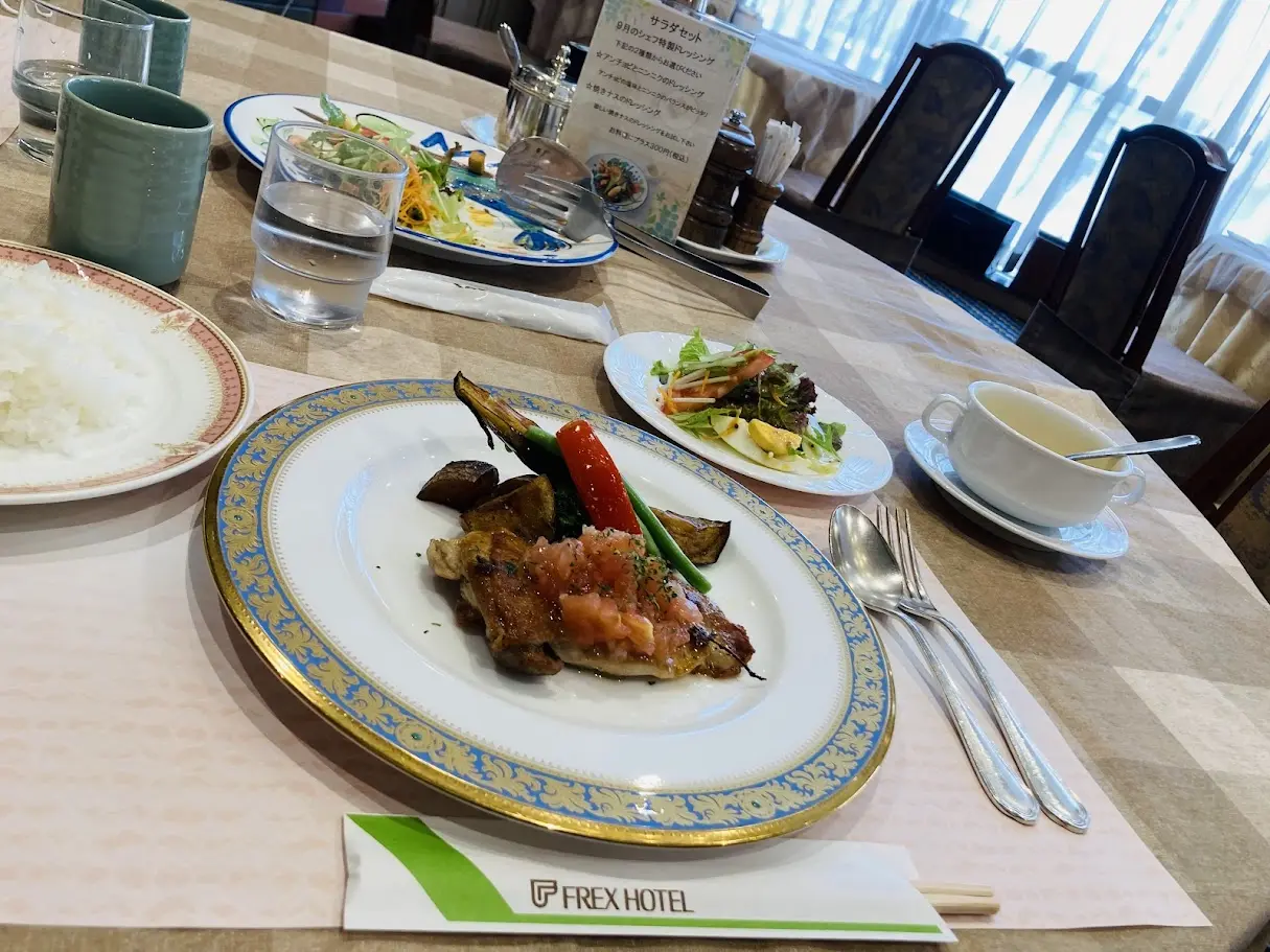 フレックスホテルのとりもも肉のソテー