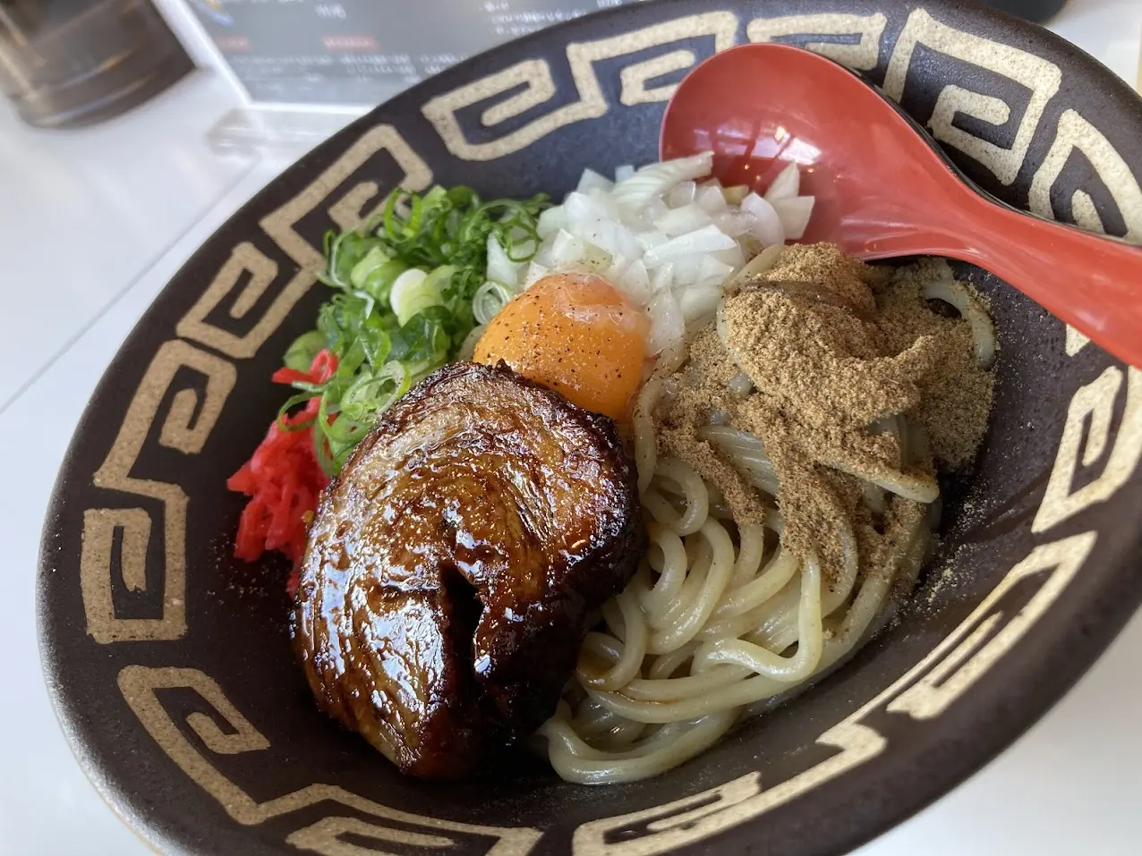 麺処IPPEIの極厚チャーシュー醤油まぜそば