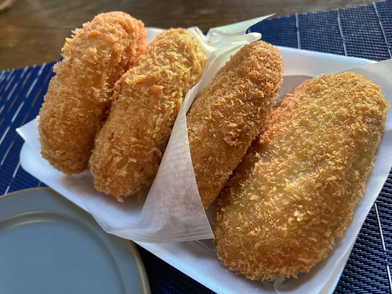丸茂食品のコロッケ4つ