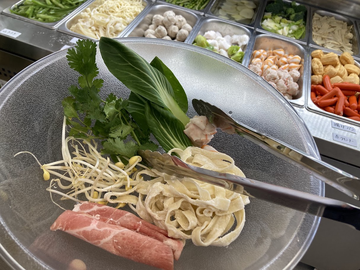 シャンラーマーラータン松阪店のボウルの野菜