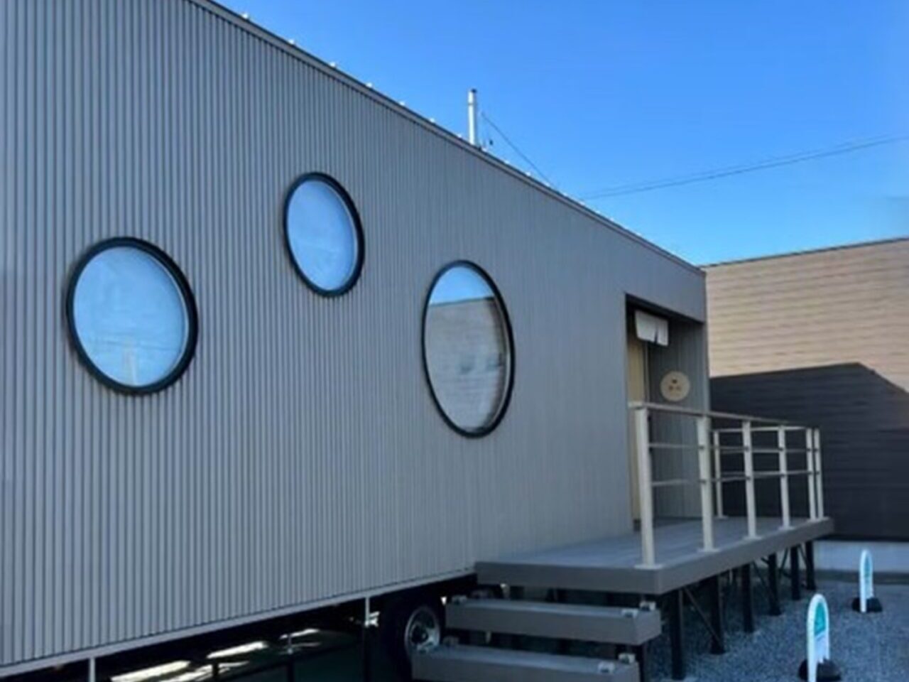 無垢のトレーラーハウス