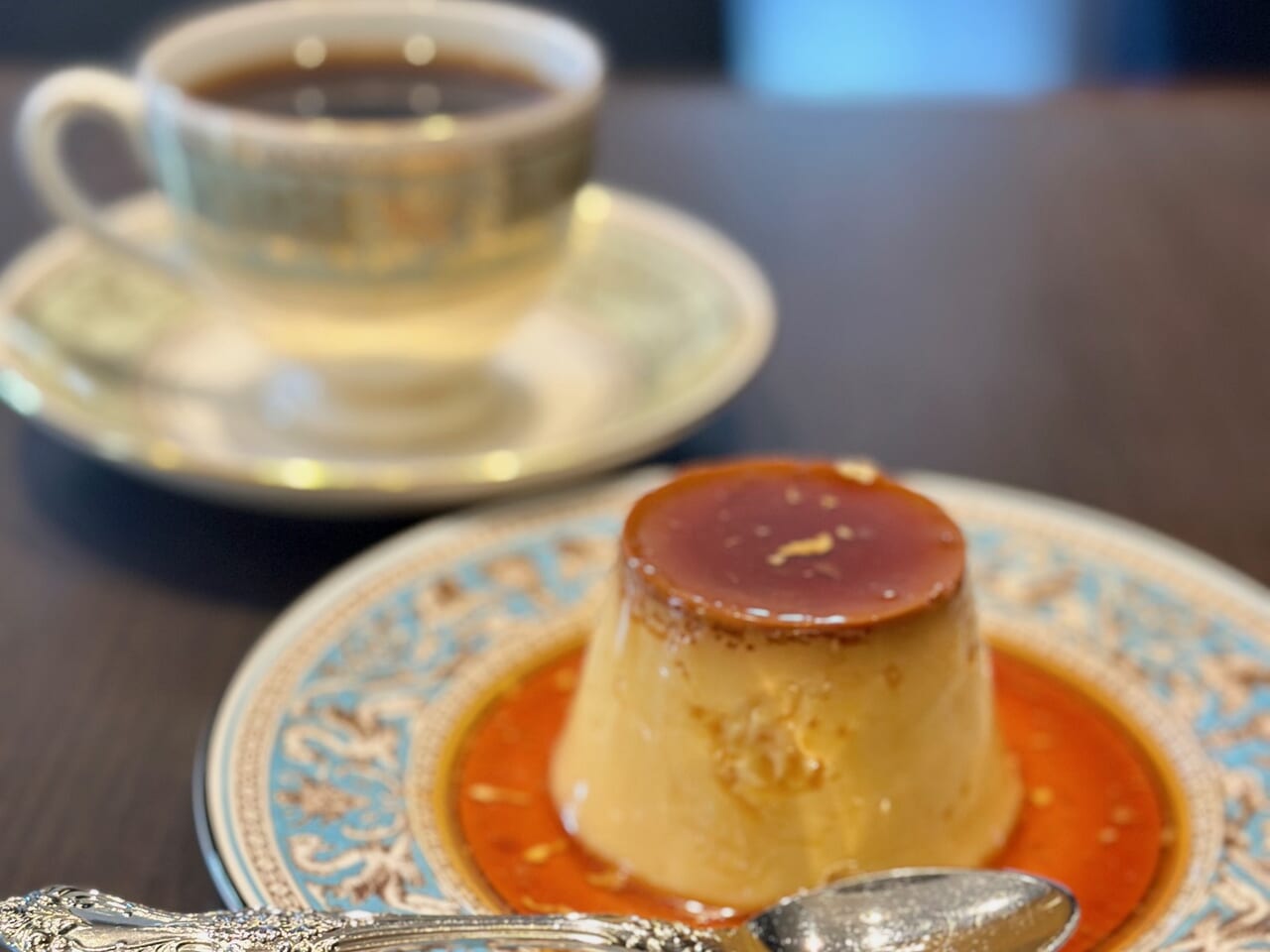 熊本市のエラリー珈琲店のコーヒーとプリン