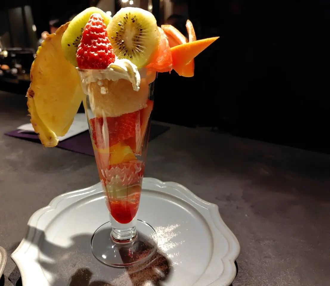 フルーツパフェ