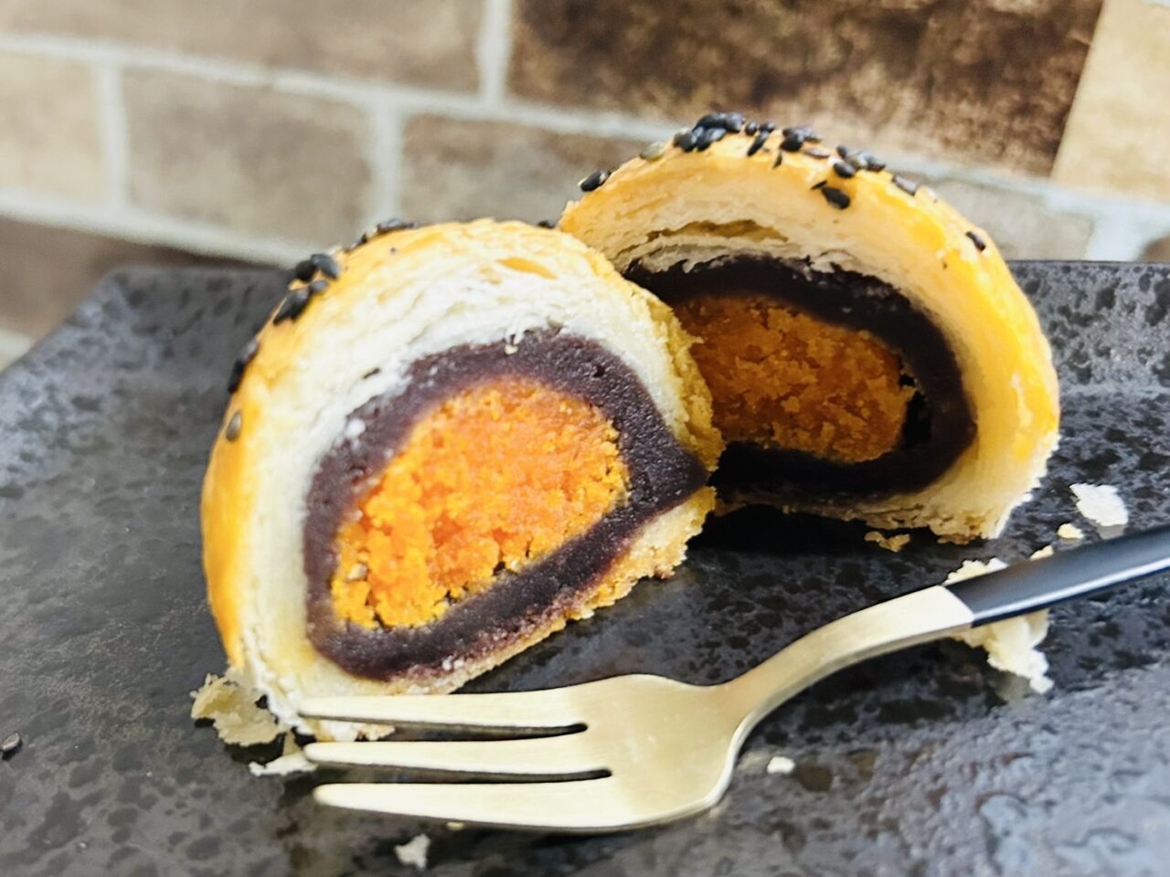 3層になったパイ菓子の蛋黄酥（ダンファンス）