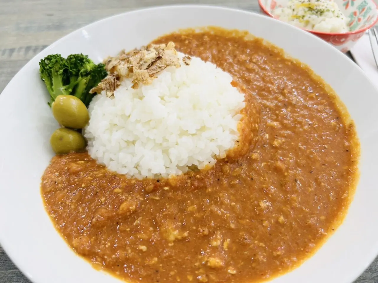 少し赤めの地中海トマトカレー