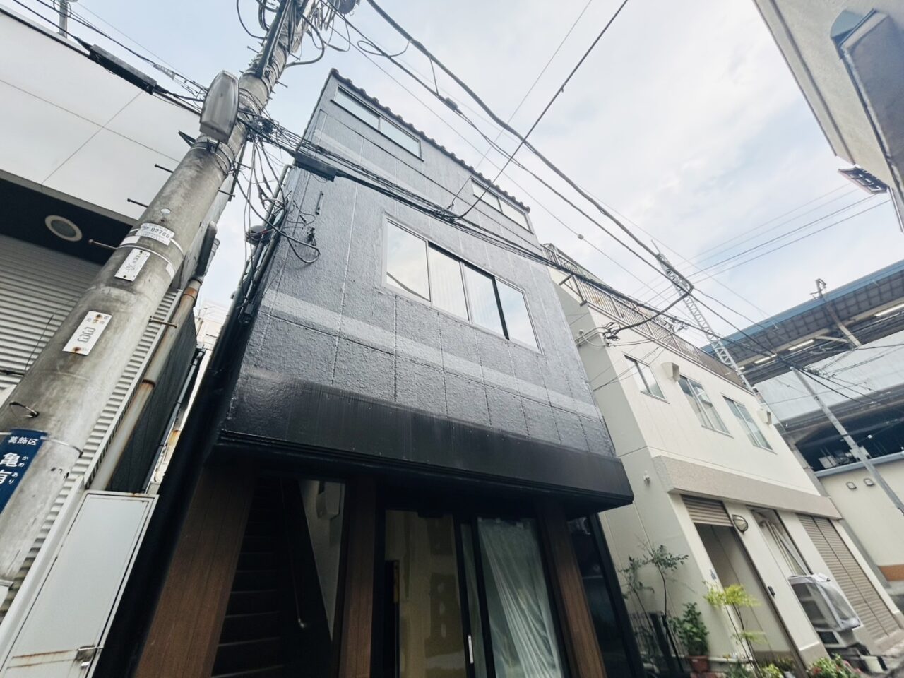 「akinoya.」の入るアイザワビル