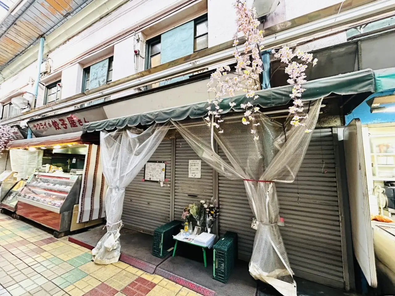 立石仲見世「鳥勝」店頭の様子