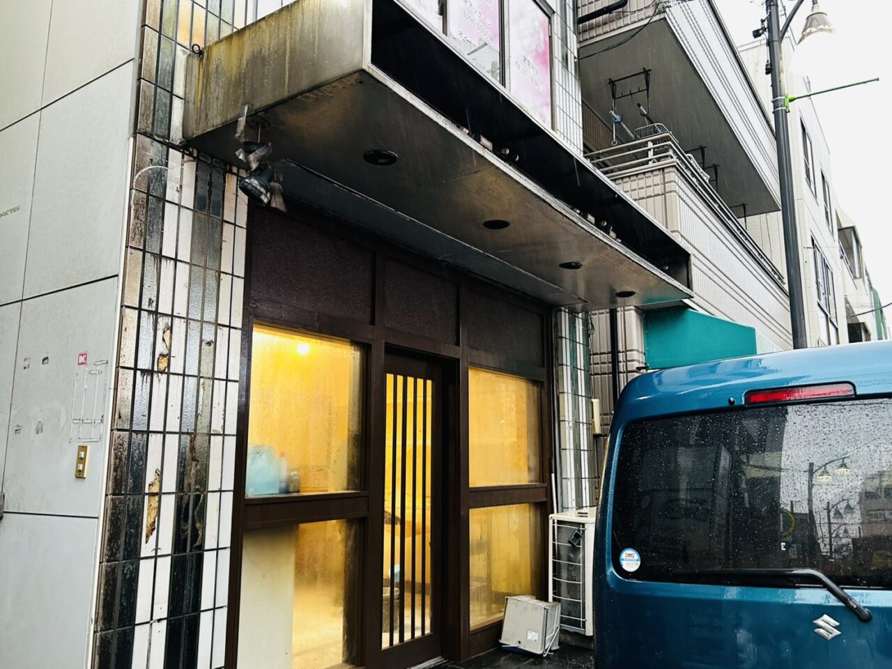 もと「地鶏 若」店頭の様子