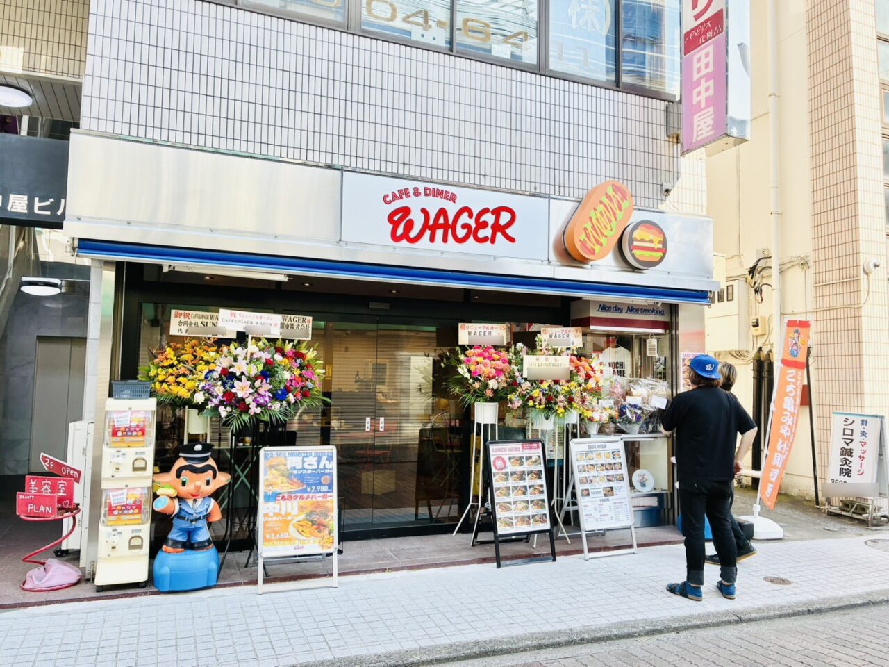 移転した「CAFE ＆ DINER WAGER」店頭の様子