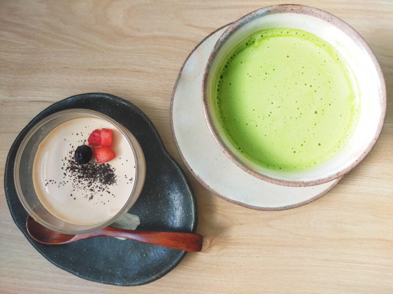 ゆるいいサロンのプリンとまっちゃオレ