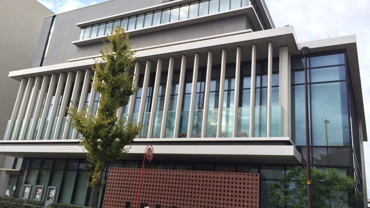 八尾市立図書館