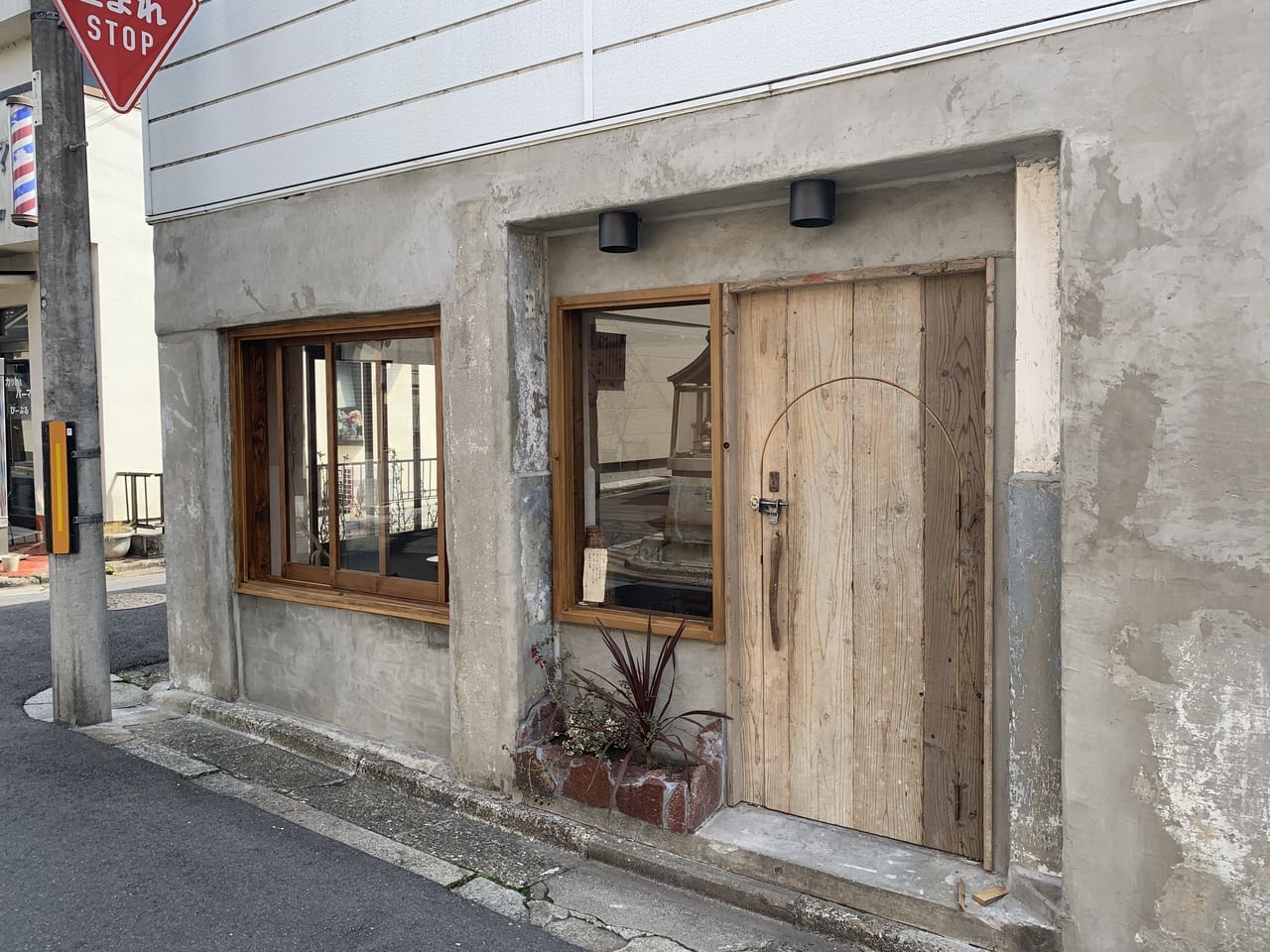 岡崎にNEW OPENしたカフェWOVENの外観