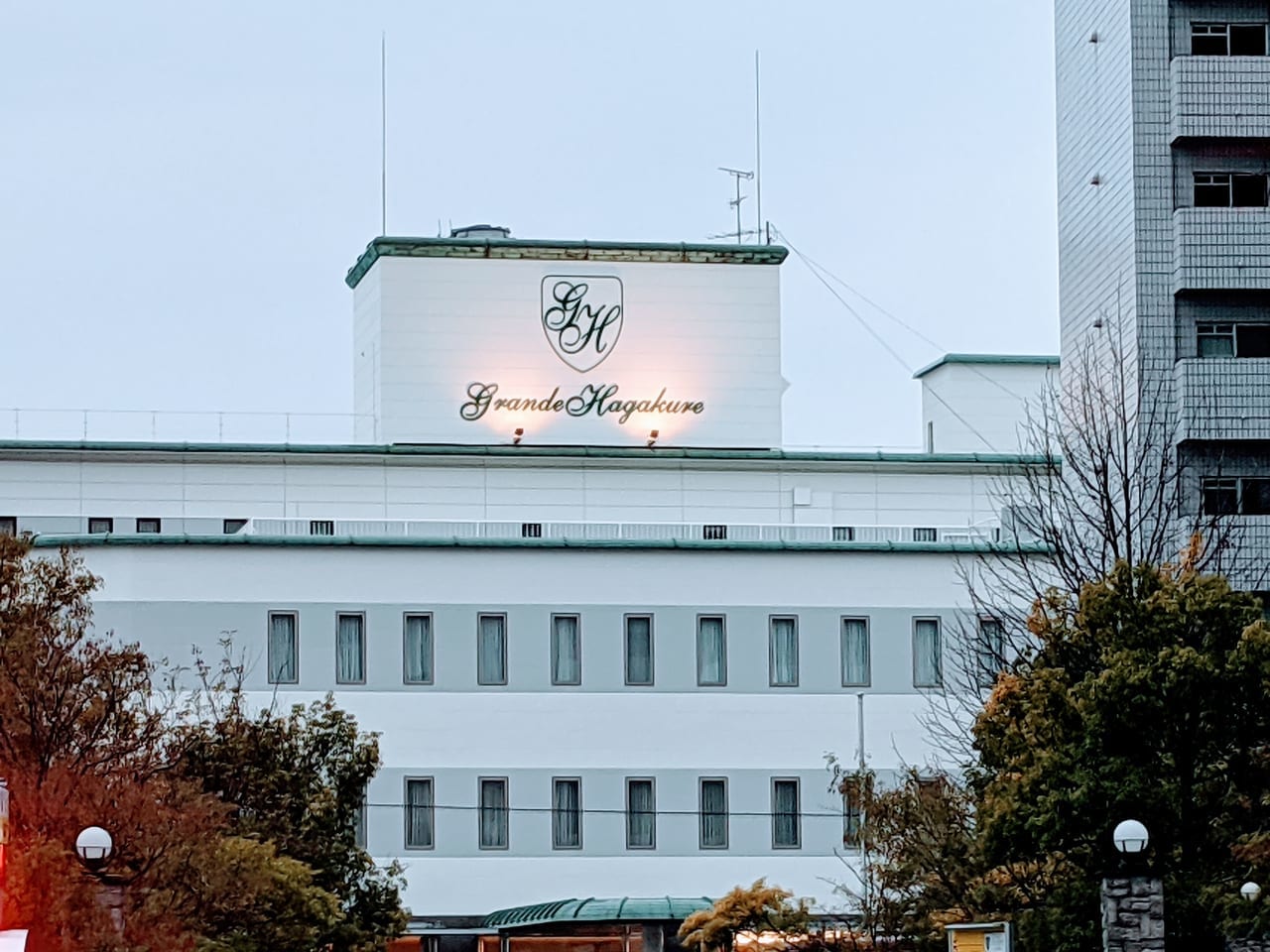 佐賀市　ホテルグランデはがくれ　リニューアル外観