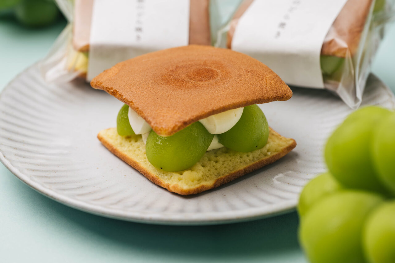 マスカットがはさまったどら焼き