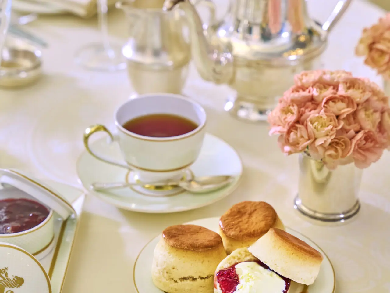 2025年12月「英国フェア2025」ザ リッツ ロンドンスコーン