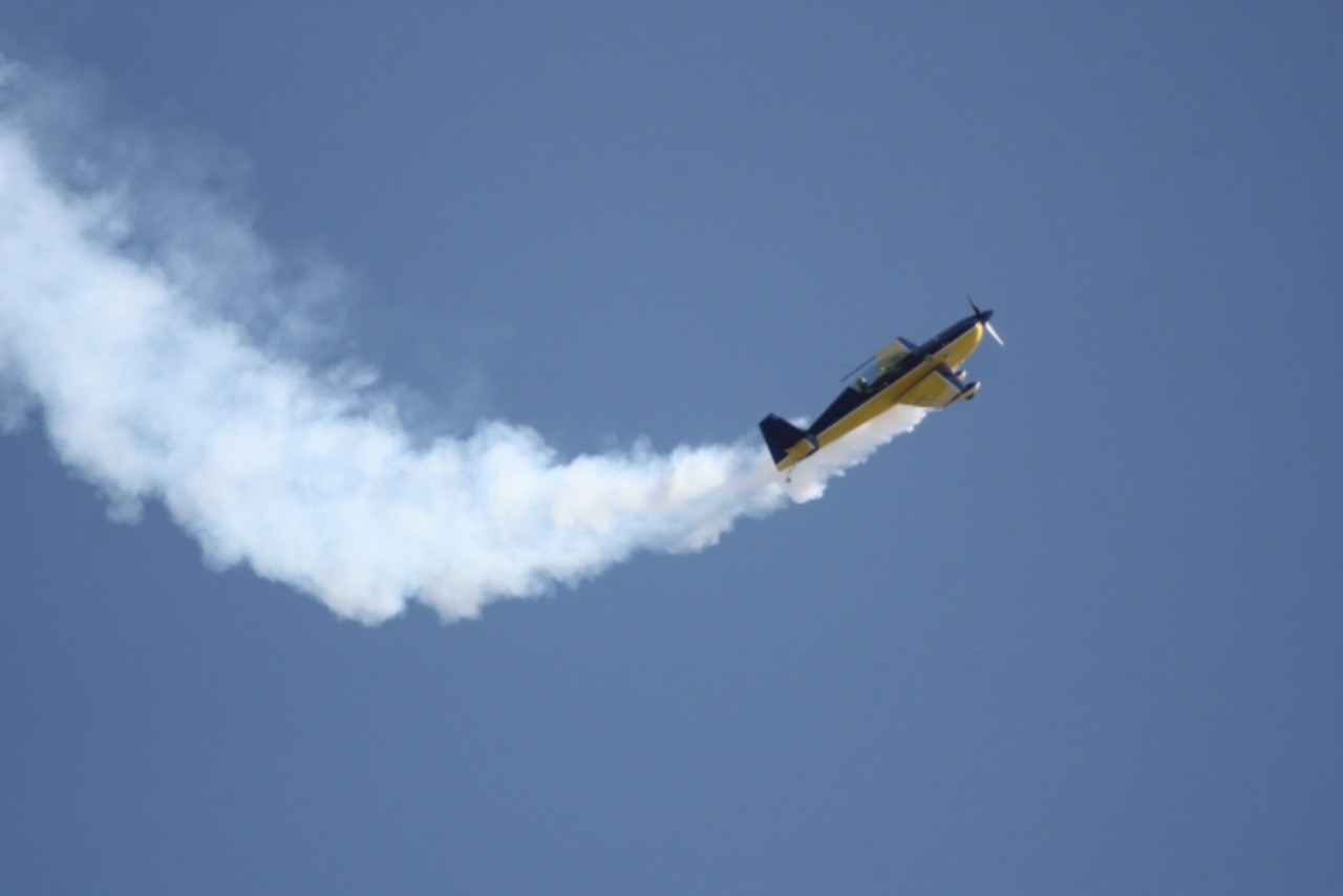 新潟県 エアレース パイロット室屋さんが空に大きなニコちゃんマークを描きます Fly For All 大空を見上げよう フライトが7月19日 月 正午 午後1時の間に行われる予定です 号外net 新潟市北区 東区