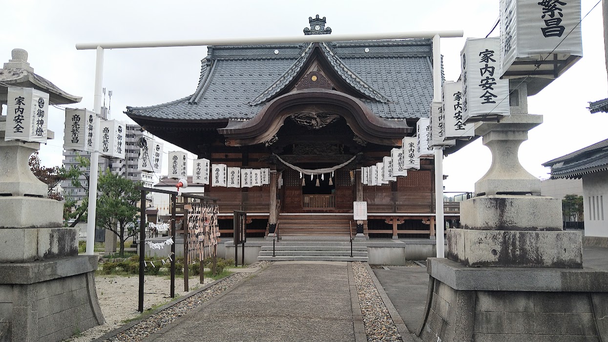 新潟市中央区沼垂東の沼垂白山神社の境内