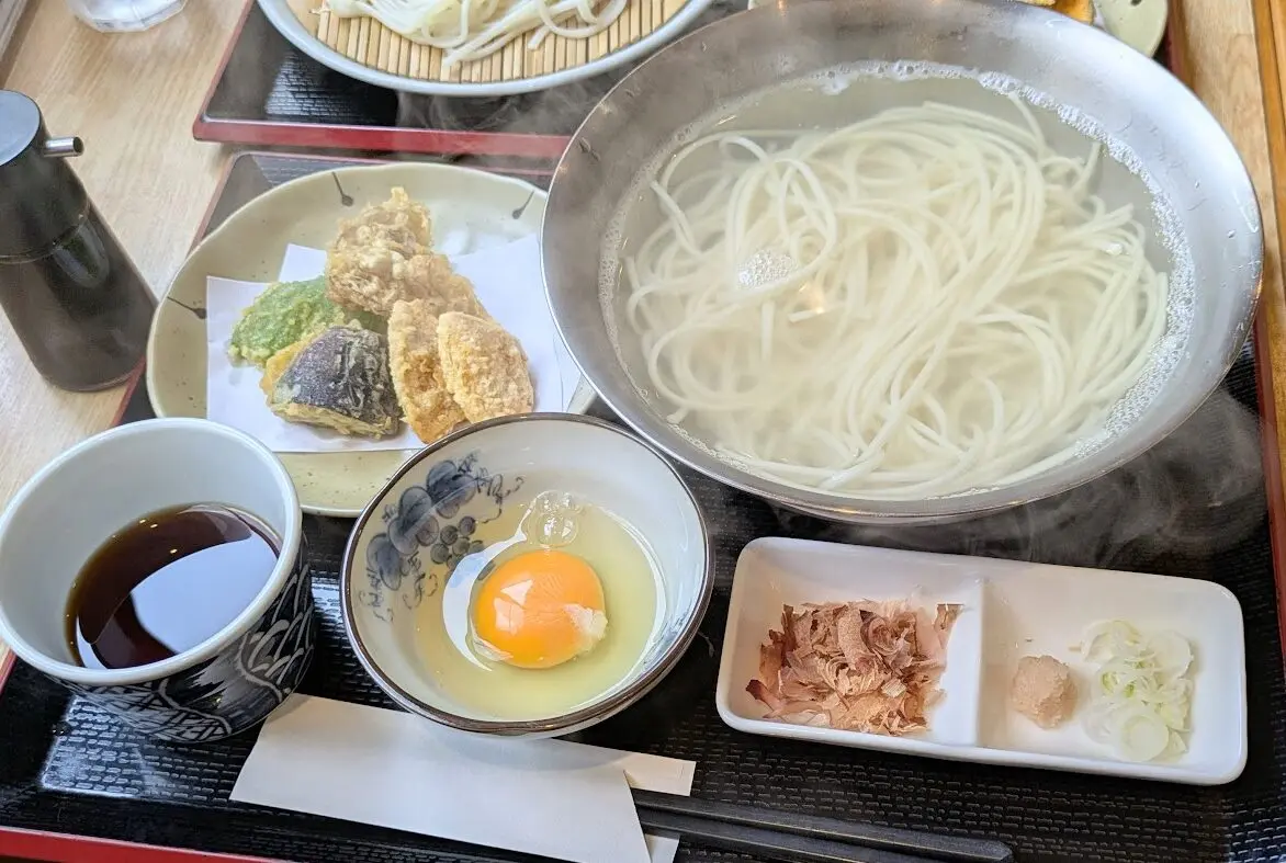 新潟市中央区の定食屋coroKappesの五島うどん