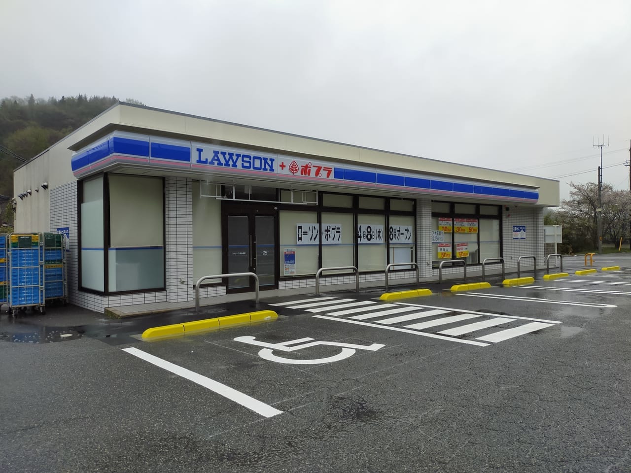 ローソン三原本郷店の外観写真