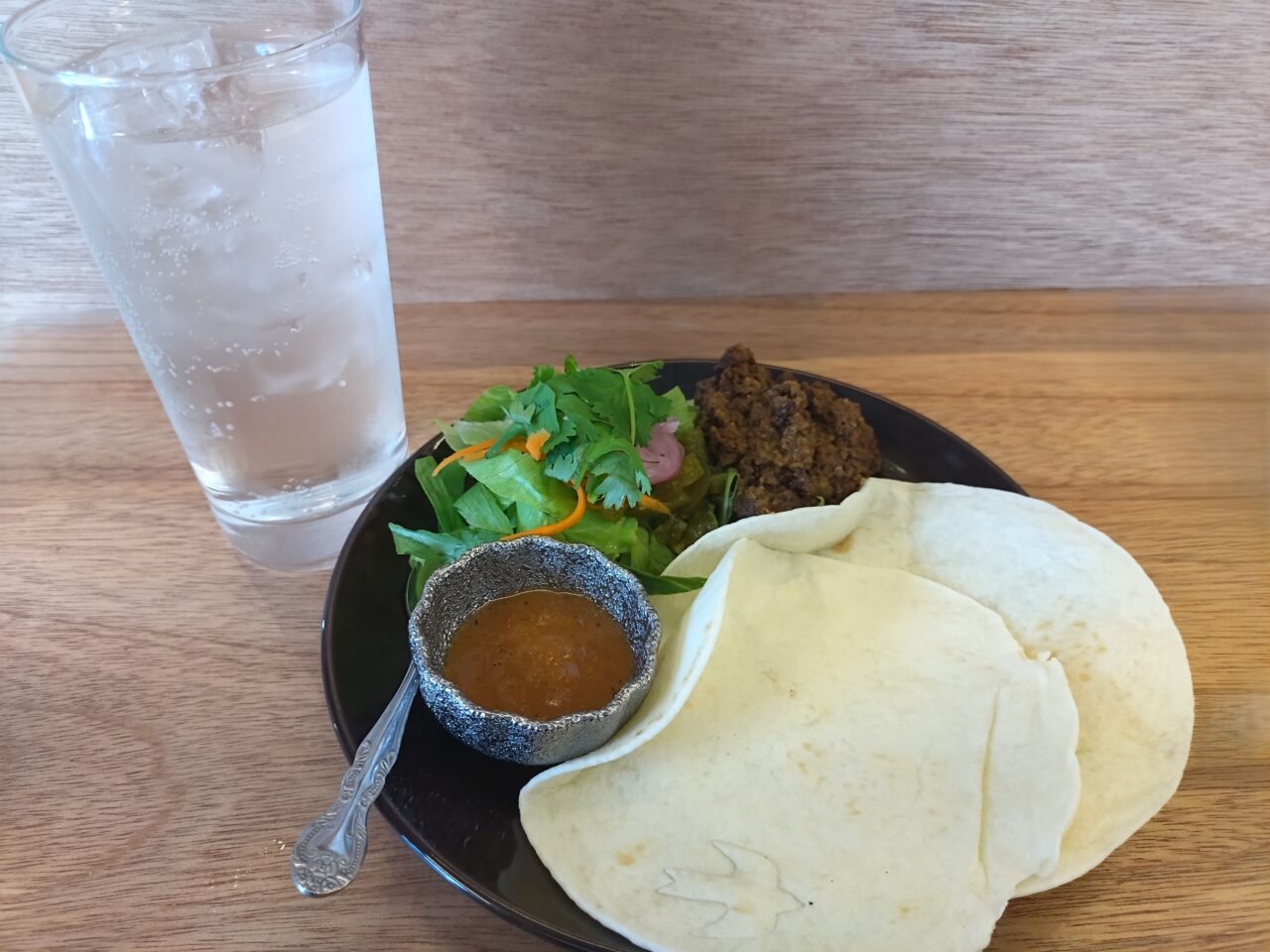 つばめスタンド