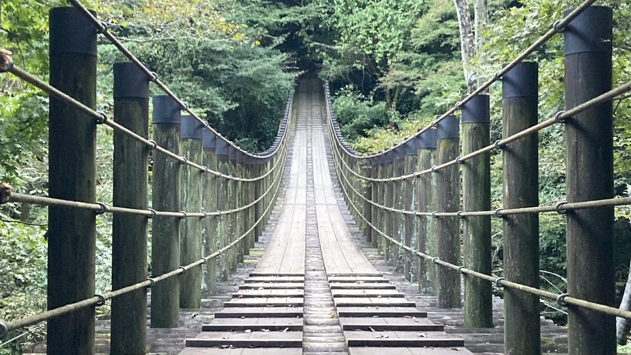 汐見滝吊り橋