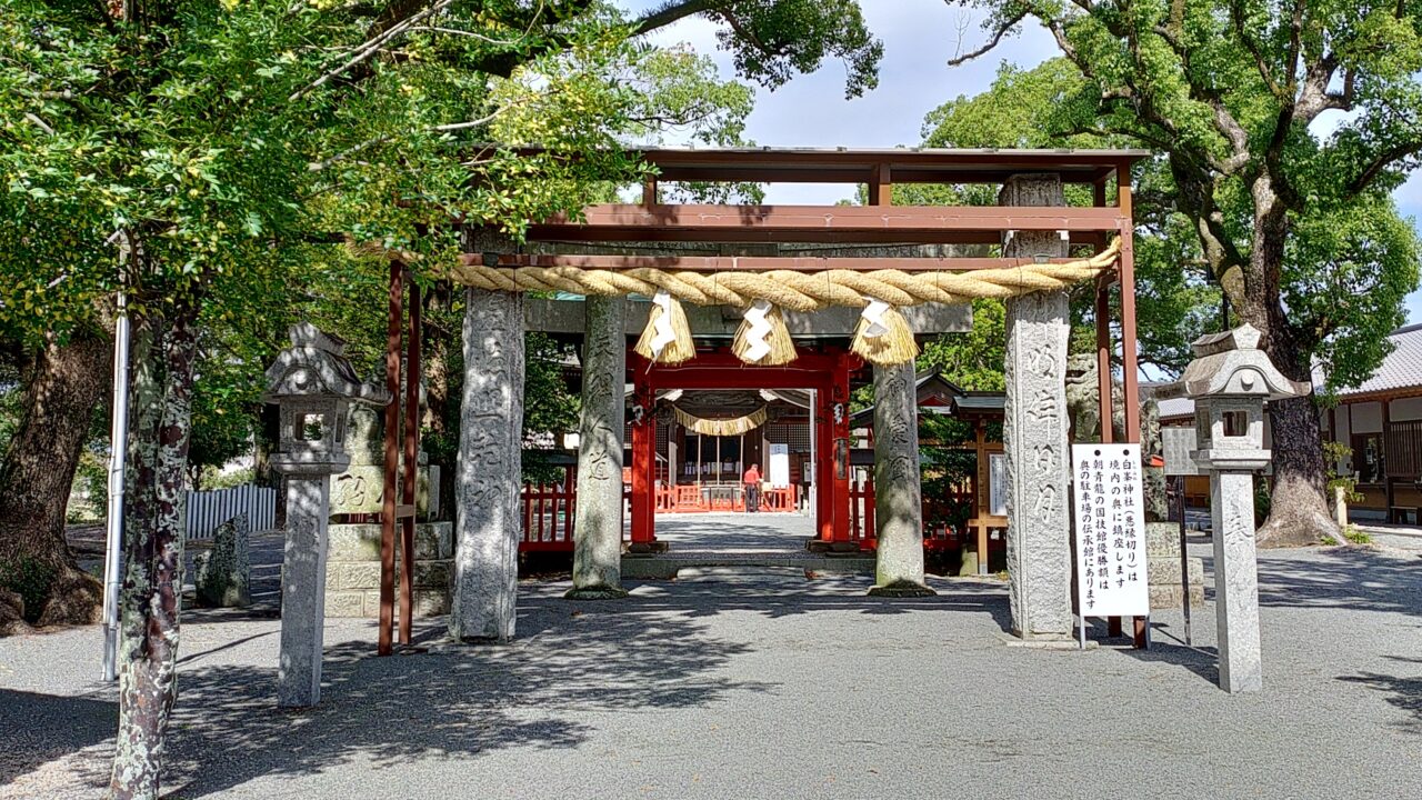 美奈宜神社の境内